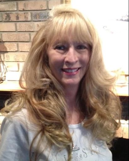 Lorraine Savage Profile Photo