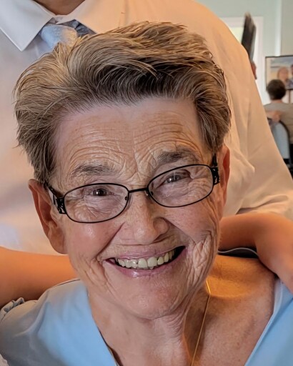 Linda L. LaRoche's obituary image