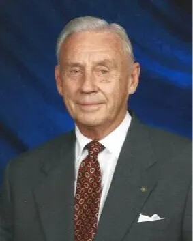 Robert E. Myers's obituary image