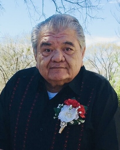 Roberto Teniente Vasquez's obituary image