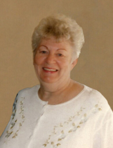 Mary Elizabeth (MacFarland)  Landreau Profile Photo