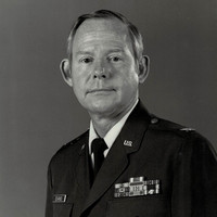 Robert Holt Evans Profile Photo