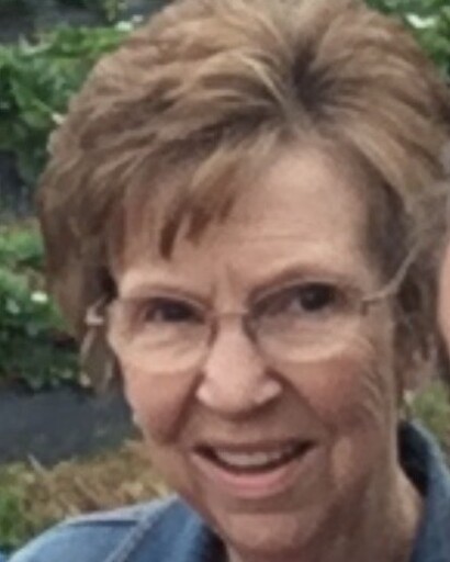 Helen Louise Crumb's obituary image