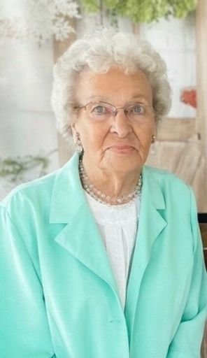 Dorothy 'Dot' Hall Holloway