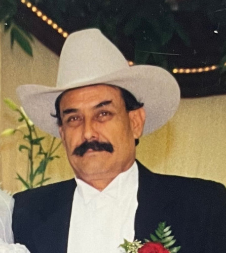 Esteban Olivarez Profile Photo