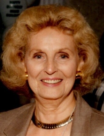 Patricia  Helms Coman