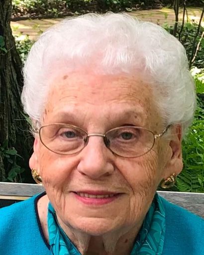 Esther Czernik's obituary image