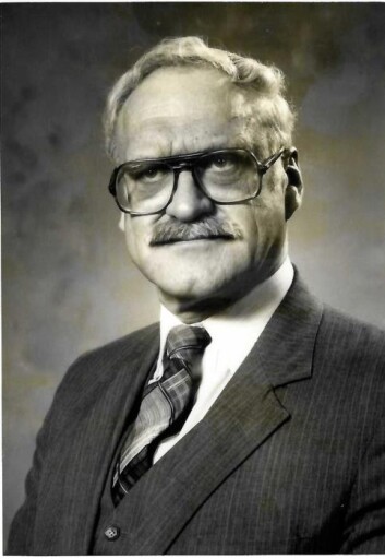 Julian "Ed" E. Szarlan