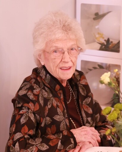 Helen Tharp's obituary image