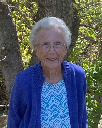 Mary Louise Davis's obituary image