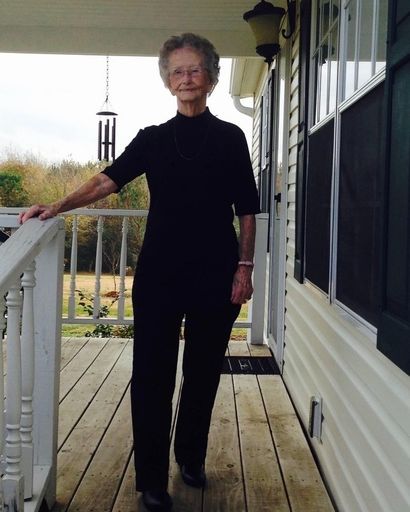Louise Allbritten Knop Profile Photo