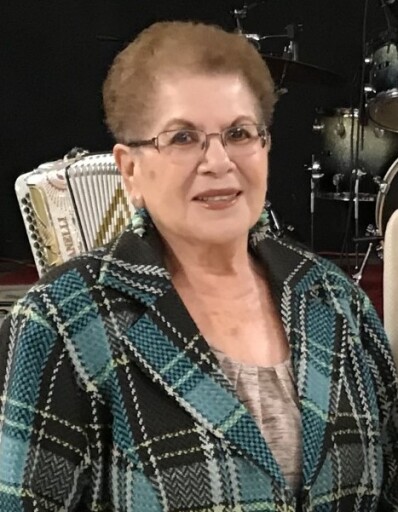 Leonarda Salazar