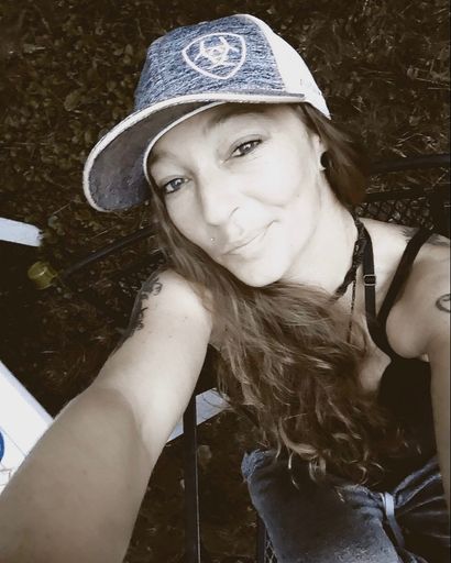 Crystal Lynn Woolums's obituary image