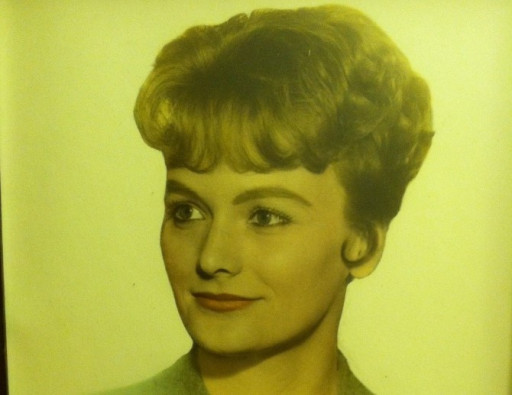 Velma Stavanau Profile Photo