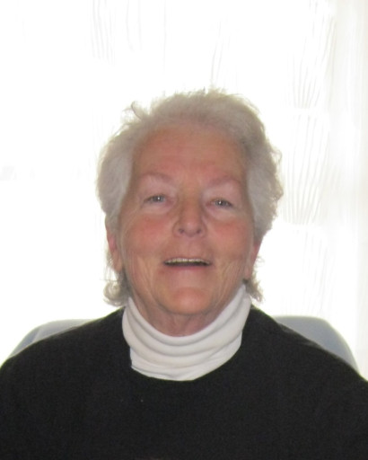 Ellen Molyneaux Profile Photo