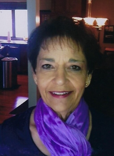 Maxine Simmons Profile Photo