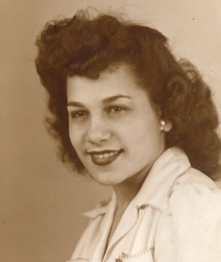 Lillian Detzel Profile Photo