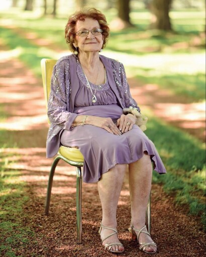 Gloria Jean Fox's obituary image